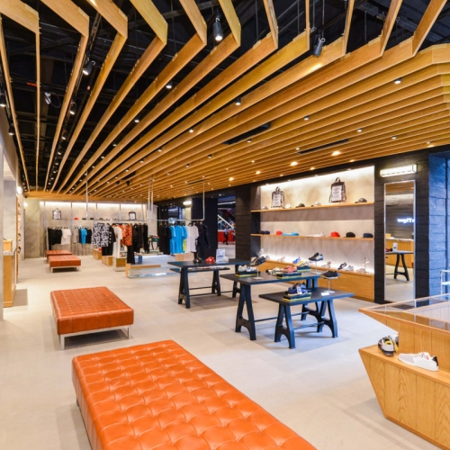 アシックスは、東南アジア最大「オニツカタイガー」ブランドのタイ初の直営店をバンコクにオープン