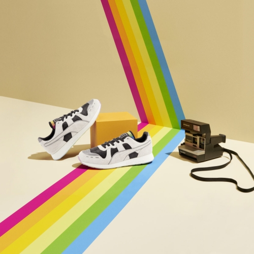 プーマは、家電メーカーのポラロイドとRS シリーズのコラボレーションの2作目となるRS-100 x Polaroidを発表