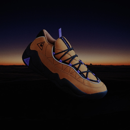 ルコックスポルティフより、1997年にリリースされた LCS TR が mita sneakers によるディレクションモデル LCS TR OG LEとして待望の復刻