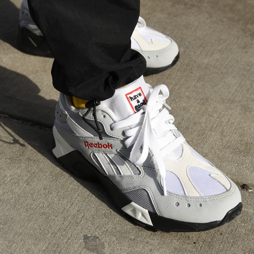 リーボックは、セレクトショップ have a good time と2度目のコラボレーションとして AZTREK をベースに採用した Reebok CLASSIC x have a good time を発売