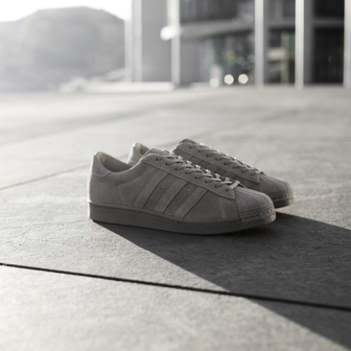 アディダス コンソーシアムより、SUPERSTAR 80V METROPOLISが発売