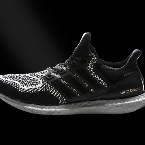 アディダスから、光に反射するultra boost Glowとウール調アッパーのultra boost Wool新色モデルがセレクトショップ限定で登場