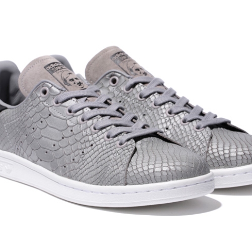 アディダス オリジナルスは、スネーク柄のリフレクター素材を施したStan SmithをESTNATIONにて先行発売