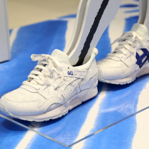 アシックスタイガーは、鶴の恩返しから着想を得たcoletteとのコラボレーションモデルGEL-LYTE Vを発売