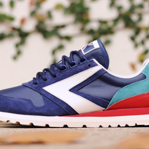 100周年を迎えたブルックスは、アメリカのスニーカーショップ”BAIT”とコラボした BAIT x BROOKS MEN CHARIOT “Centennial” を発売