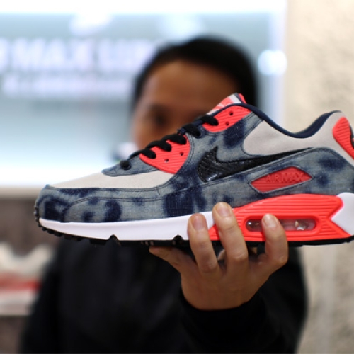 Interview with Sports Lab by atmos Director Koji “NIKE AIR MAX 90 Bleach Denim Collection”