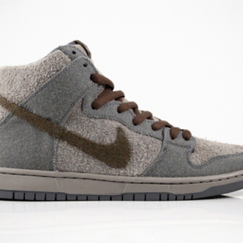 Nike SB Dunk High Premium Tauntauns