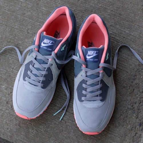 NIKE AIR MAX LIGHT PREMIUM QS 鮭児 “mita sneakers” がゲリラリリース
