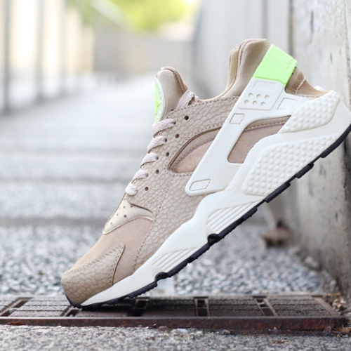 ナイキから、1991年にリリースされたAIR HUARACHEのニューカラーが登場