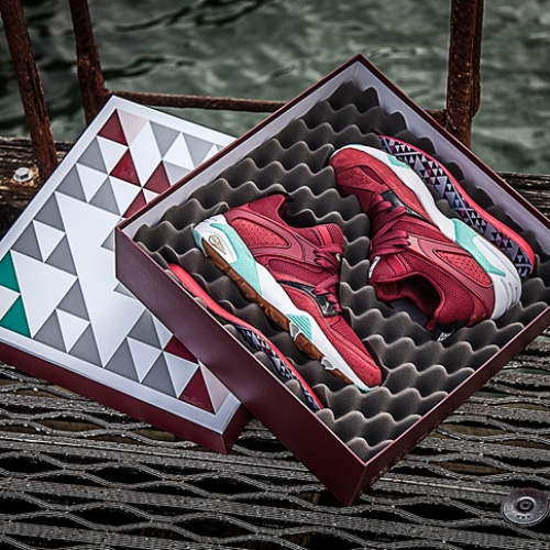 プーマは、SNEAKER FREAKERとPacker ShoesによるコラボモデルBLAZE OF GLORY “Bloodbath”を発売