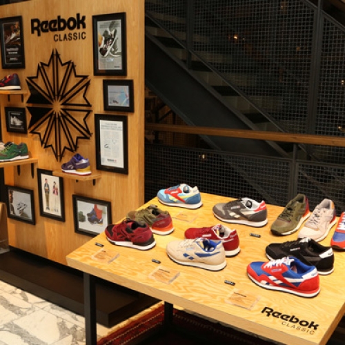 Reebok CLASSIC SPECIAL POP UP at JOURNAL STANDARD