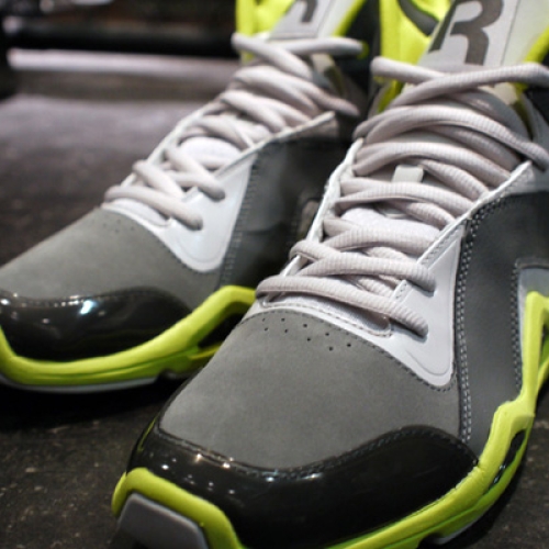 Reebok KAMIKAZE III MID “SWIZZ BEATZ” “世界店舗限定”