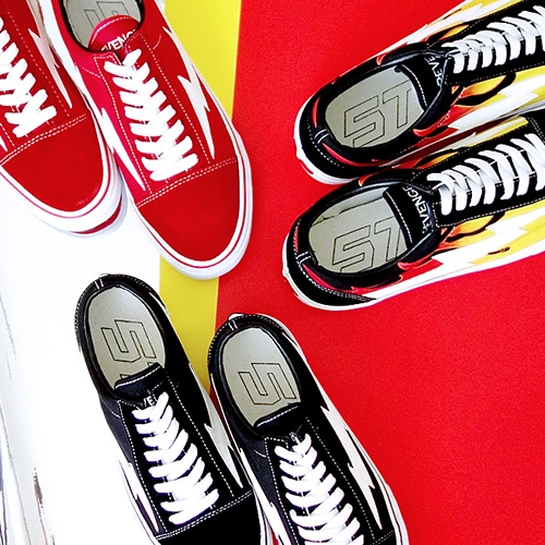 Ian Connor氏によるRevenge x Stormのスニーカーが、BARNEYS NEW YORKにて発売