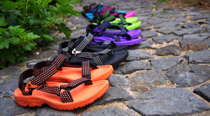 Teva PORTERコラボ サンダル ポーターとTeva初コラボサンダル、人気モデルハリケーン XLT 2を