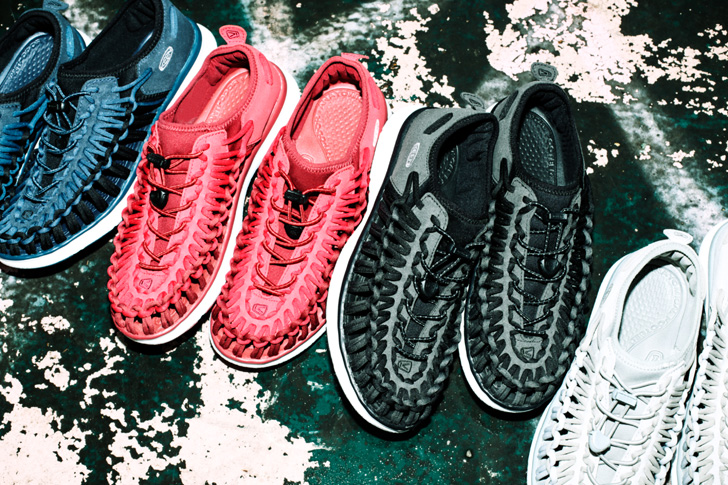 靴 KEEN UNEKE 02 Tango Red/White US 11 オープン・エア・スニーカーKEEN UNEEKシリーズから、クローズド